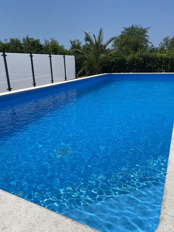 Lavanda House With Apartments Buje Ngoại thất bức ảnh
