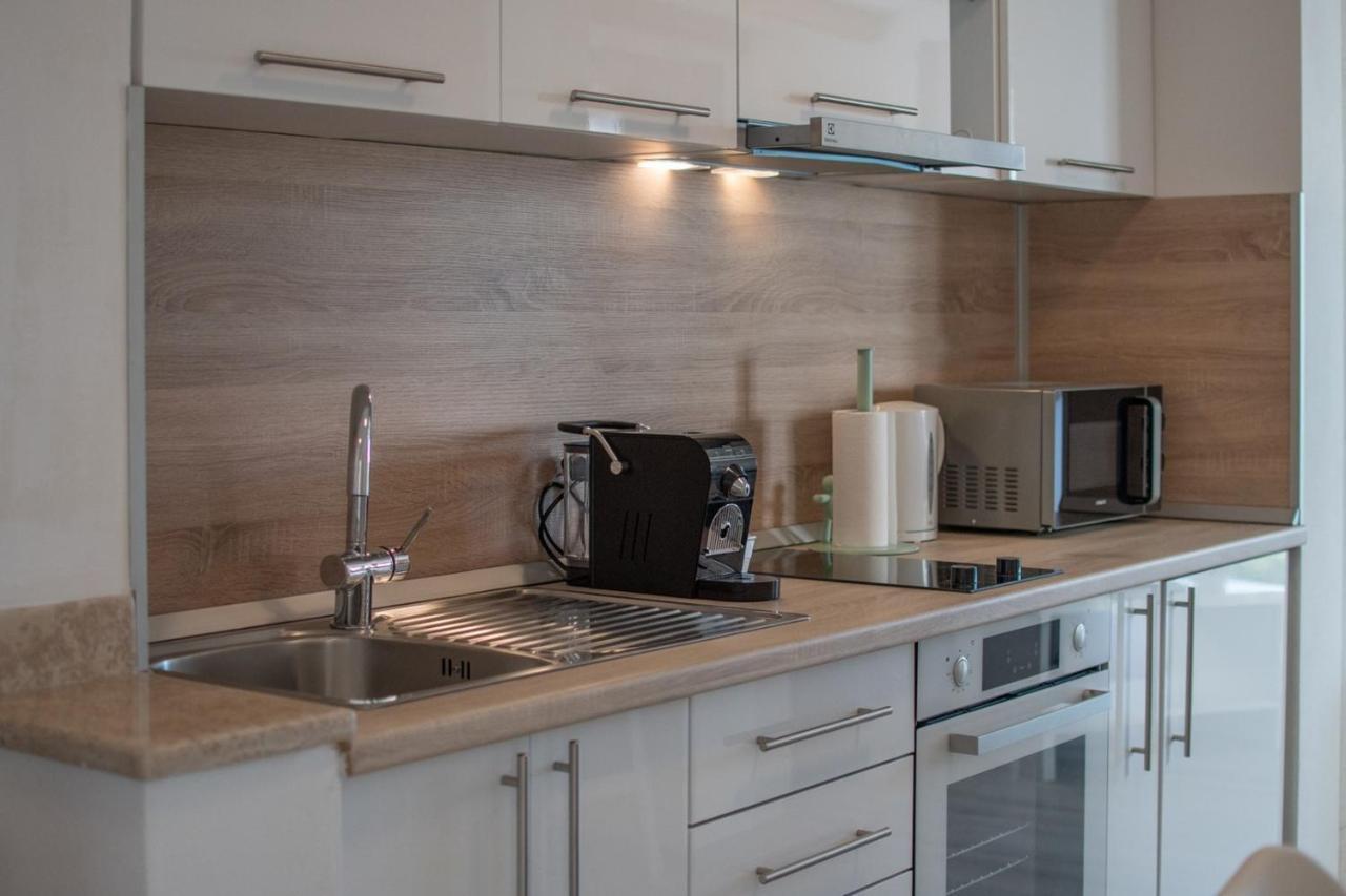 Lavanda House With Apartments Buje Ngoại thất bức ảnh